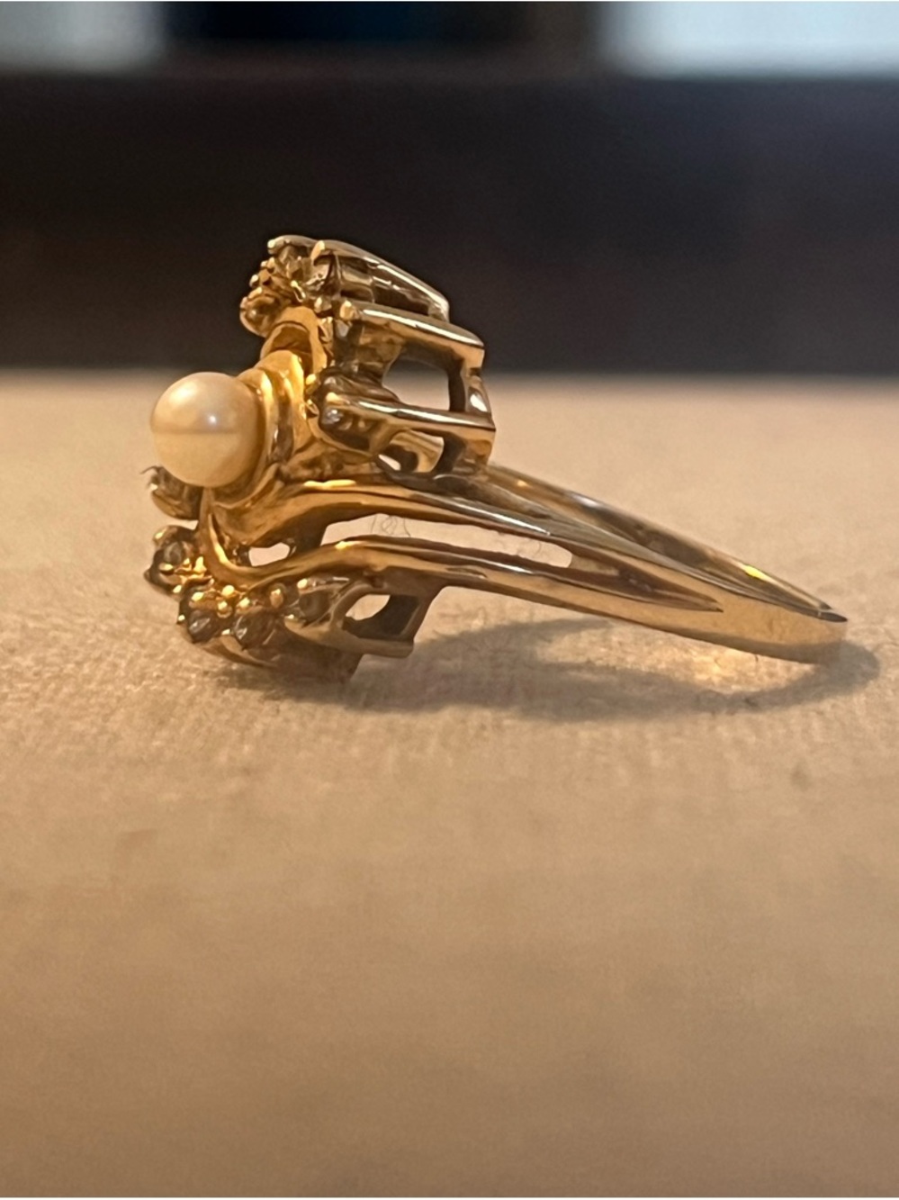 Vintage 14k Yellow Gold Cultured Pearl Diamond Ring -Sz 7.75 - Picture 2 of 3